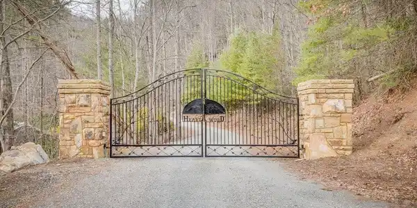 Image 2: Heartwood Gate