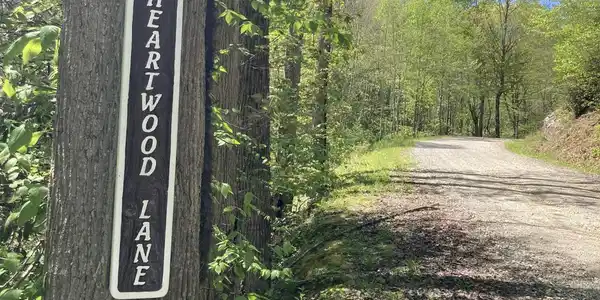 Image 3: Heartwood lane sign at entrance