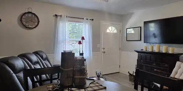 Image 2: Living Room