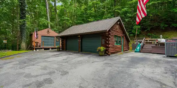 Image 4: 38_5400 wedgewood dr-43