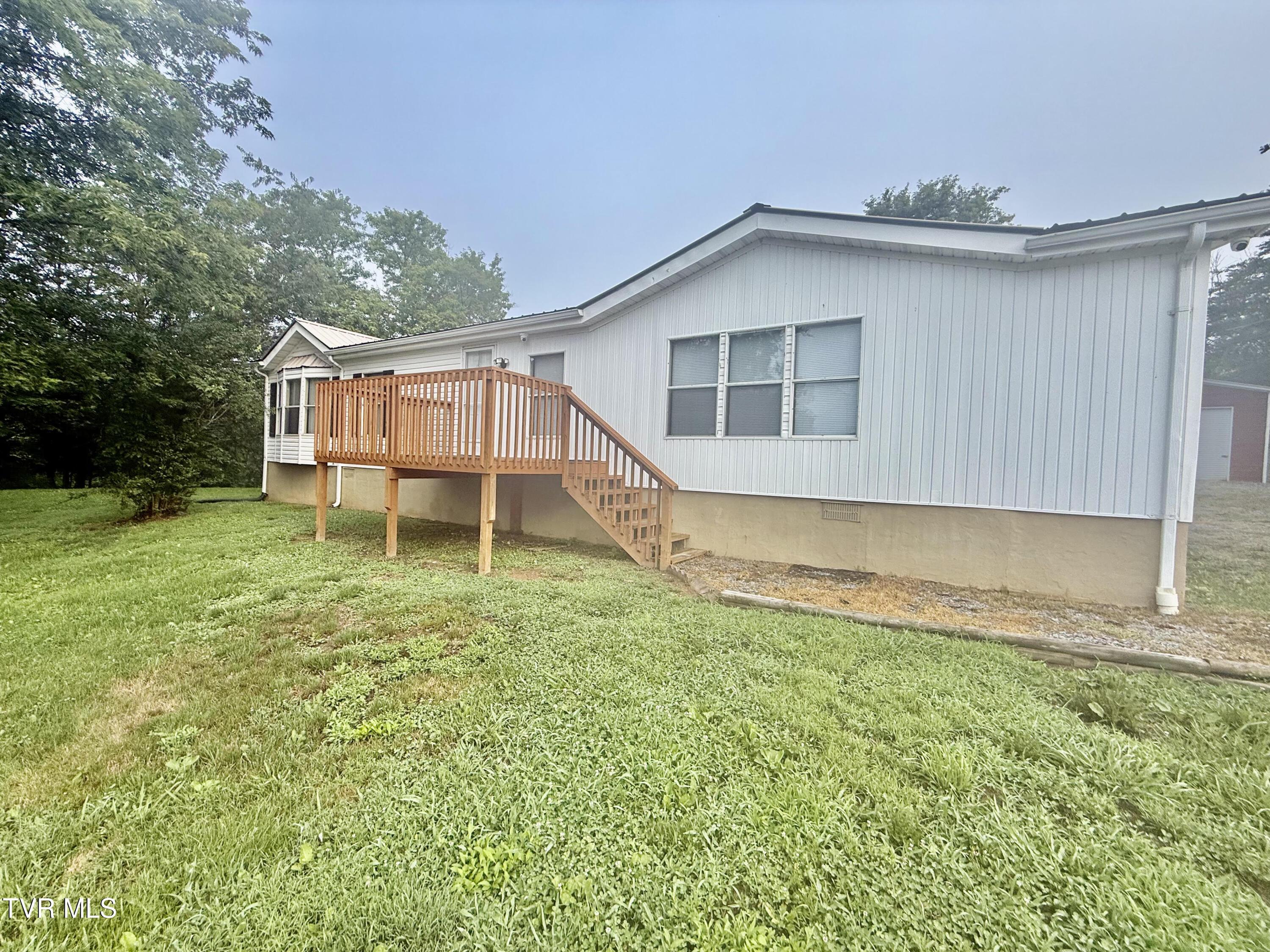 Image 3: betner front deck