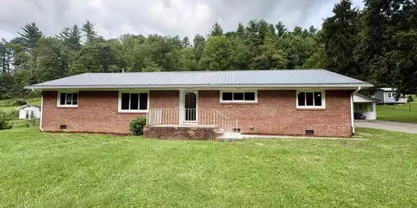 565 Circle Drive