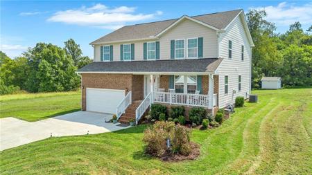 112 Oak Pointe Lane