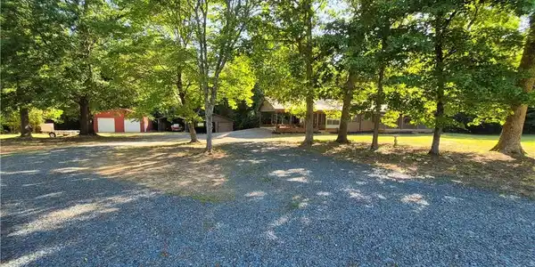 Image 3: Circular Gravel Driveway