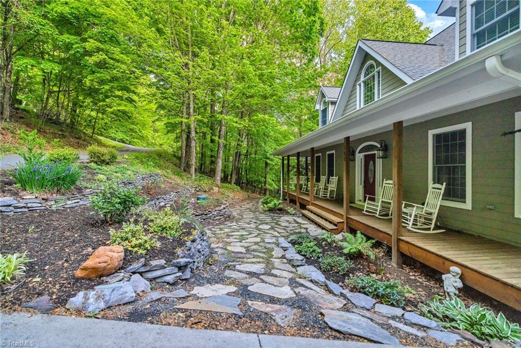 Image 3: Garden walk to front door