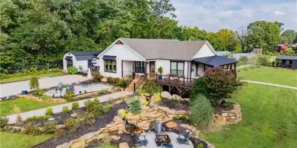 1009 Ray Loop Road