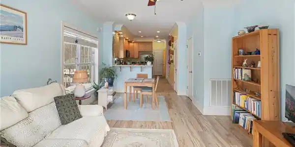 135 Stratford Lane