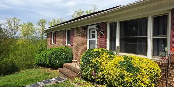 166 Town Lane