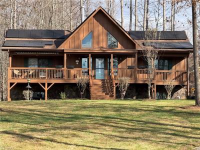 687 W Meadow Parkway