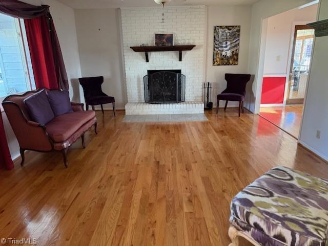 Image 3: living room
