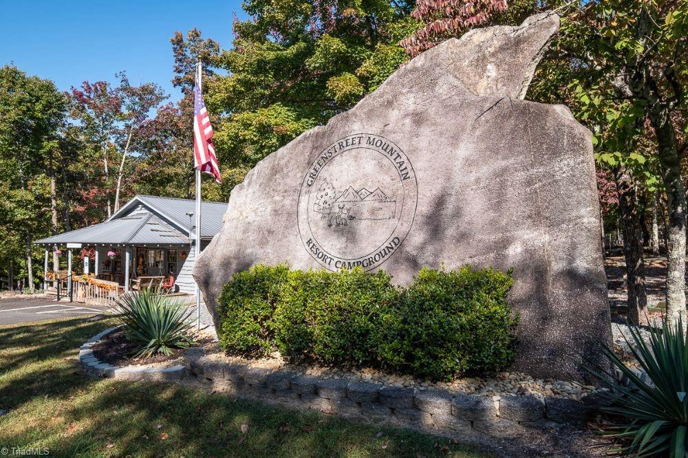 Image 1: Entrance to Greenstreet Mountain Resort & RV Park (Photo taken 10/2023)