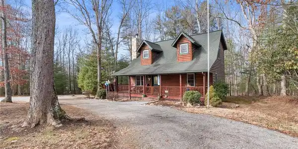16 Honey Tree Circle