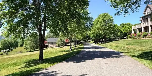 Image 4: Easy Paved Road Access