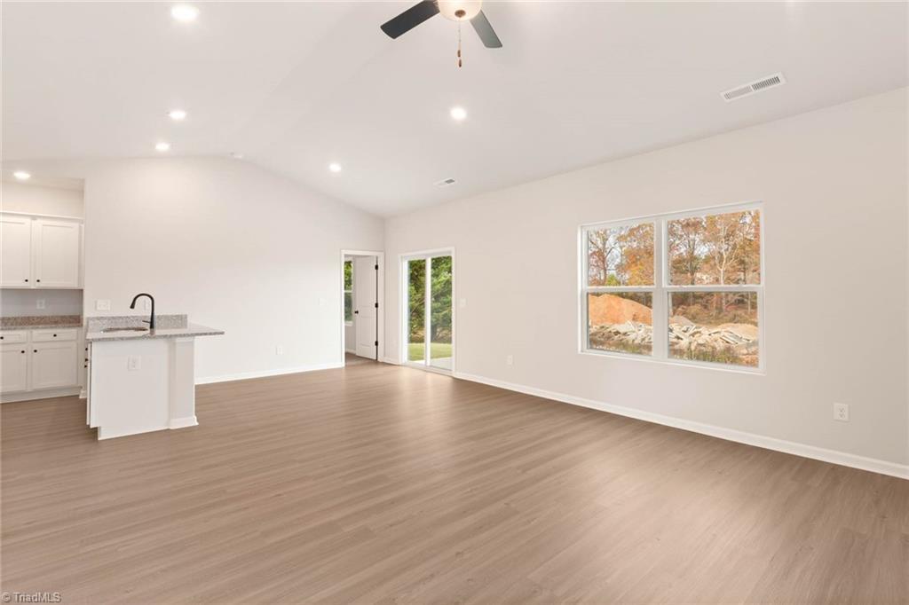 Image 2: Stock Photos