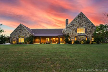 5999 Woodford Road
