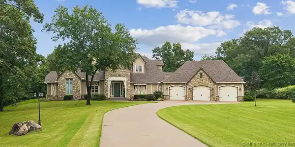 8770 Legacy Drive