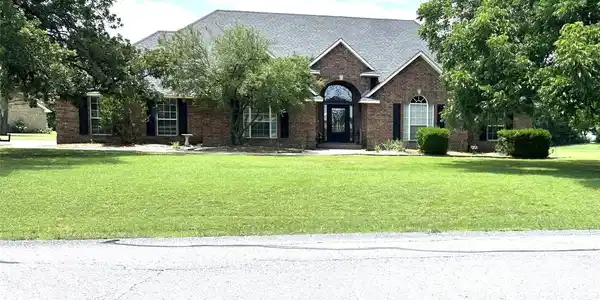 512 Oakland Court