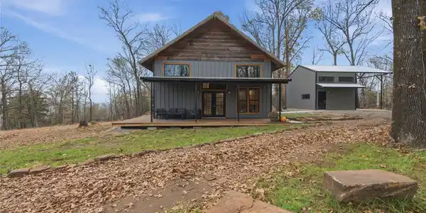 127 Leaning Tree Road