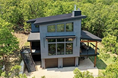 87 Rose Way