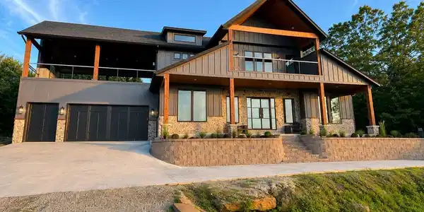 125 Heritage Lane
