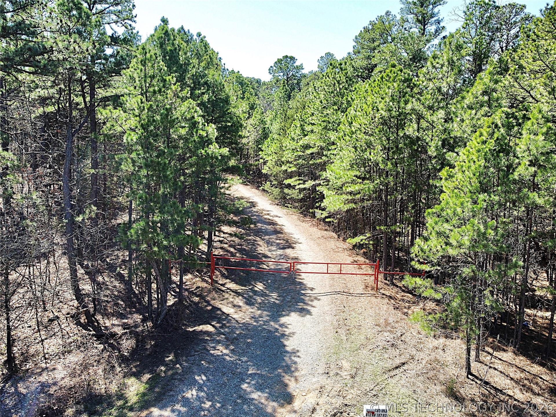 Image 4: Entrance to Property