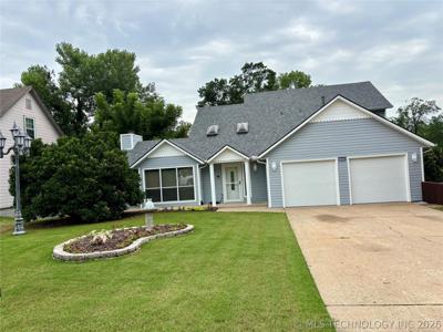 1226 Forest Lane