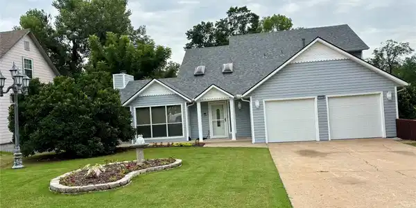 1226 Forest Lane