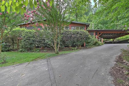 162 Lakeside Dr