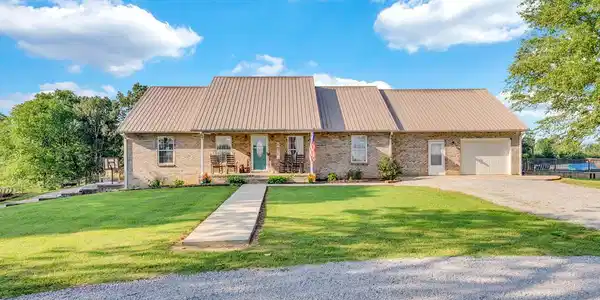 887 Ray Cemetery Rd