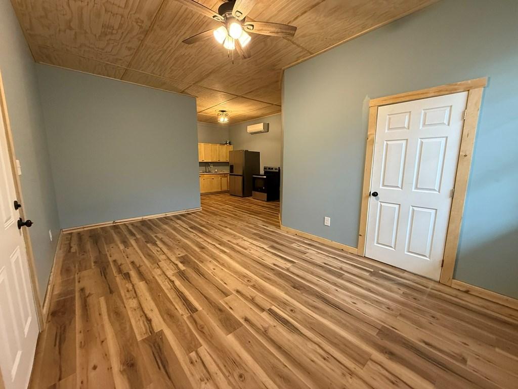 Image 3: Apartment