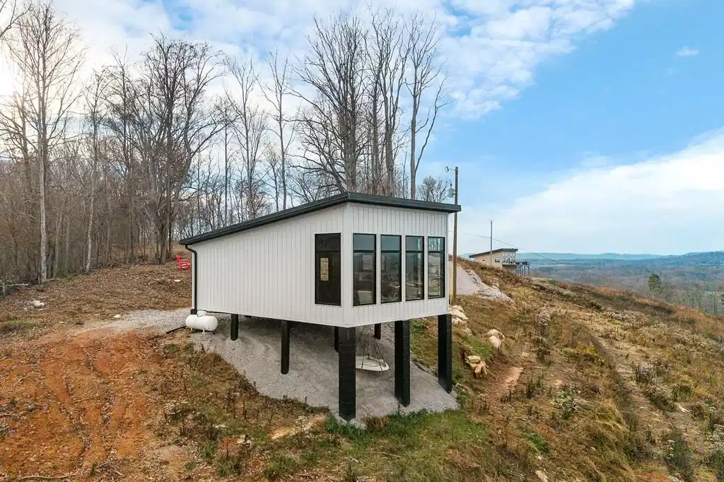 Image 1: Main View