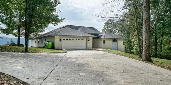 82 Browns Gap Rd