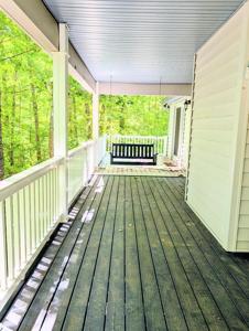 446 Cove Road