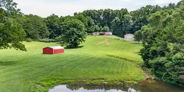 725 Old Flynns Cove Rd