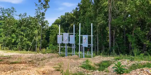 Image 2: 2 Electric Meters, 1) 400 Amp
2) 200 Amp