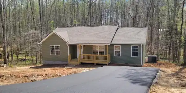 478 Hickory Lane