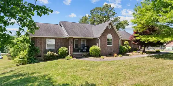 2415 Pointe Cove Circle