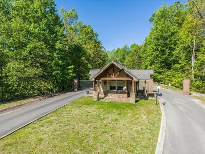 1085 Eastridge Pass