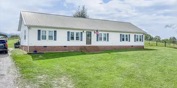 2211 N Lick Creek Rd