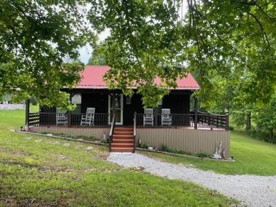 1015 1015 Center Ln