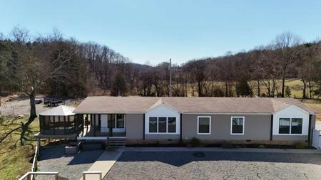 2695 Leslie Road