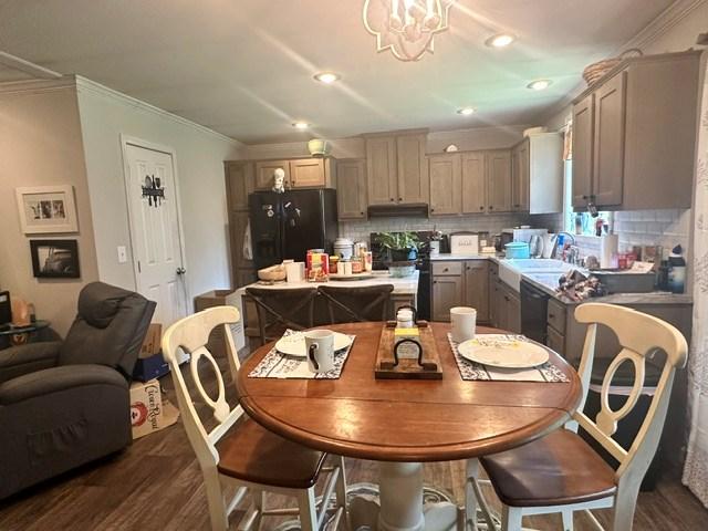 Image 4: Dining Area