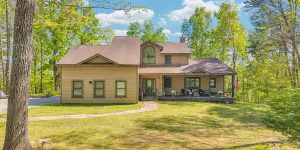 160 Eagles Bluff Cir