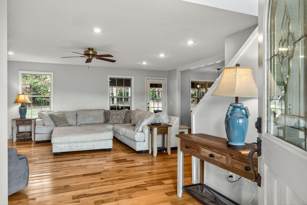 Image 4: welcome home!