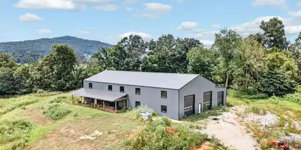 800 Dogwalk Rd