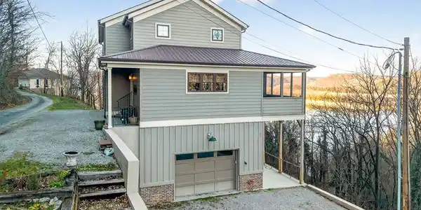 3379 Austin Bottom