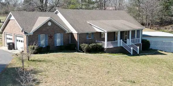 3354 Dogwood Ln