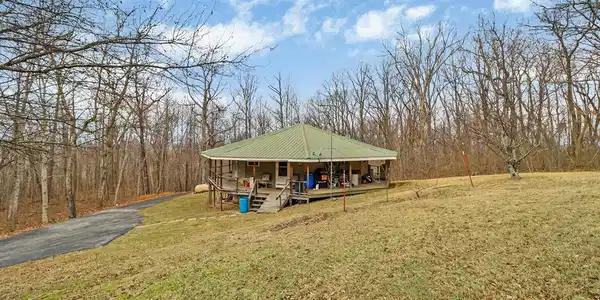 1017 Hinch Mountain Rd