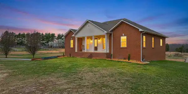 4824 Skyview Dr.
