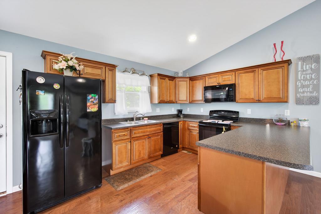 Image 4: Main House Kitchen